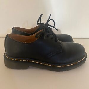 Women’s DR. MARTENS Leather Oxford Shoes!!